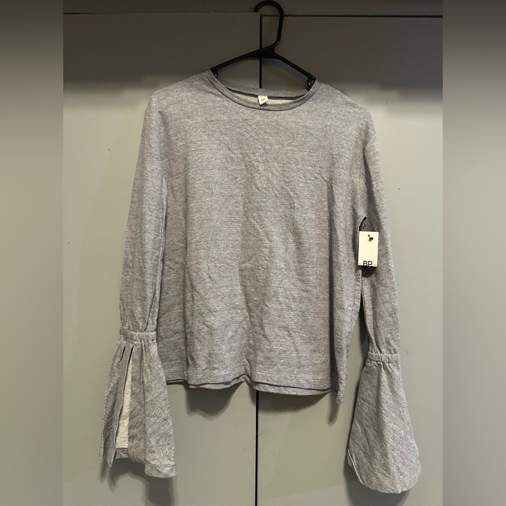 ❤️bp - Gray Ruffled Bell Sleeve Top (XS)